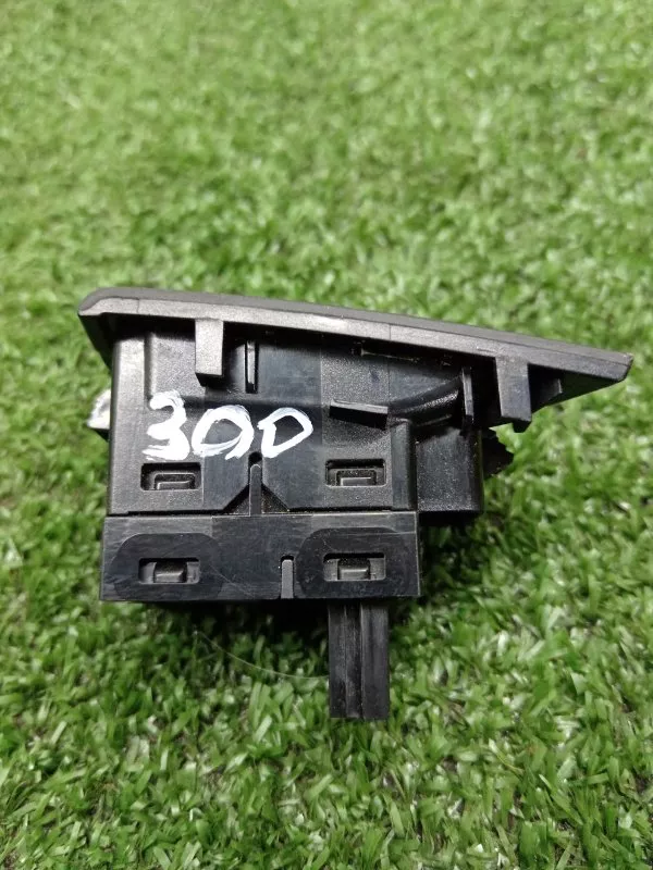 Кнопка стеклоподъемника