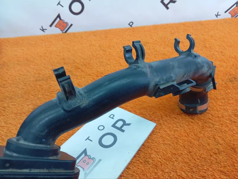 Патрубок интеркулера