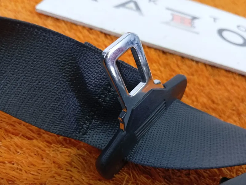 Ремень безопасности