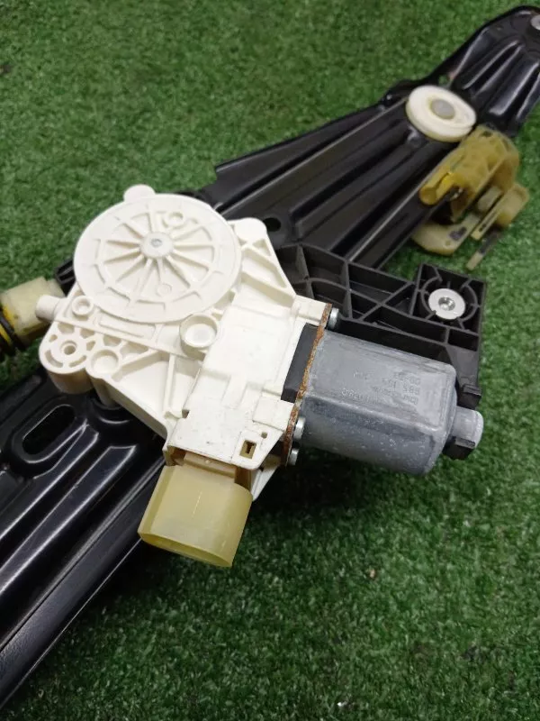 Стеклоподъемник BMW 7-Series 2009 51357182616 F01, задний правый