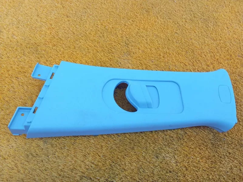 Обшивка центральной стойки