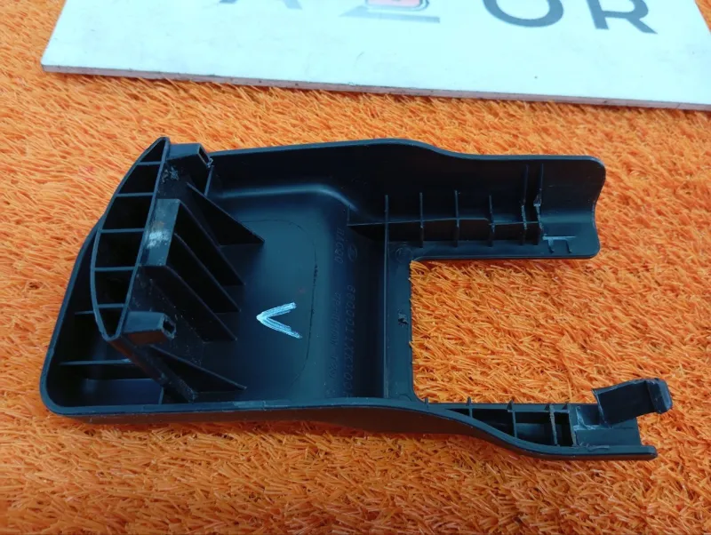 Заглушка крепления сиденья