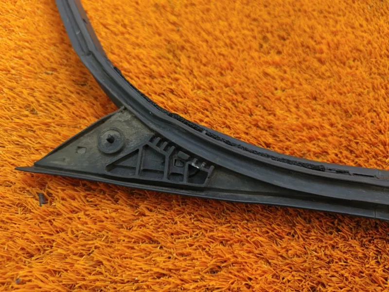 Уплотнитель двери