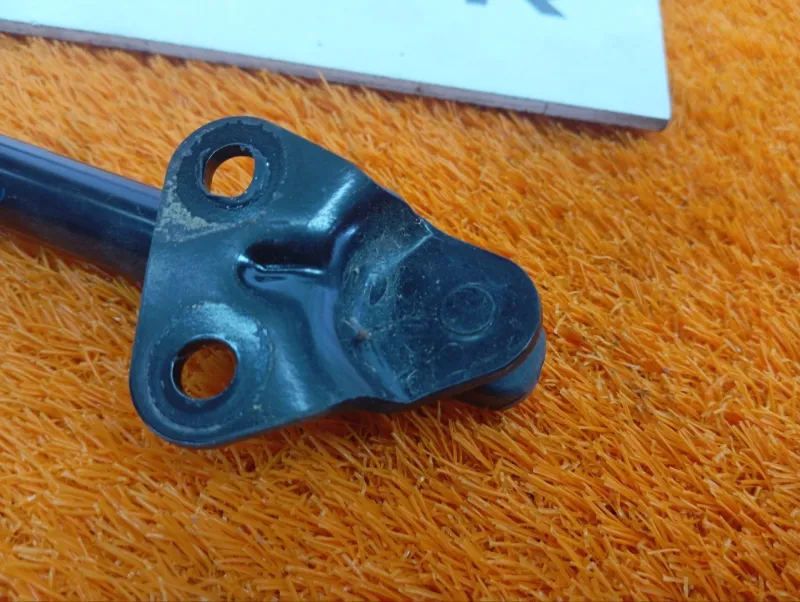 Амортизатор крышки багажника