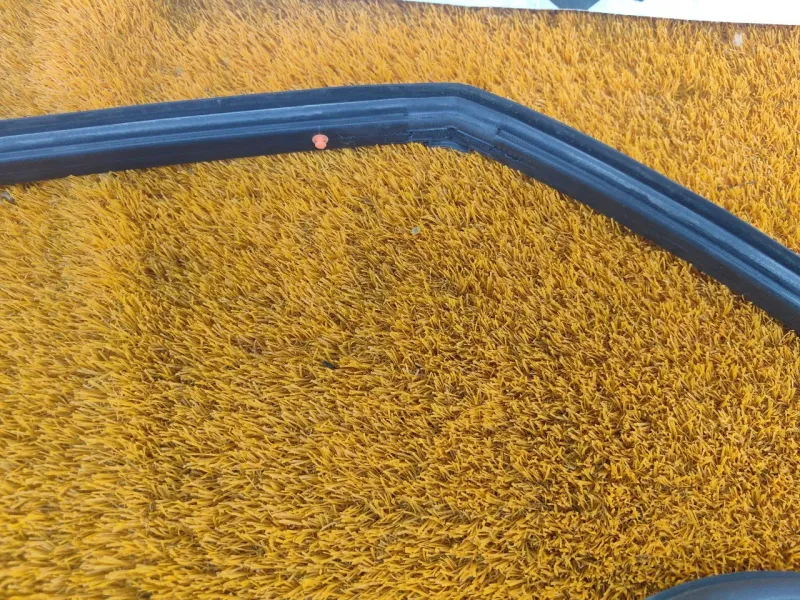 Уплотнитель двери