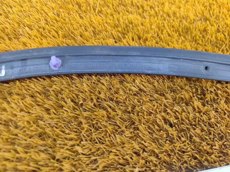 Уплотнитель двери