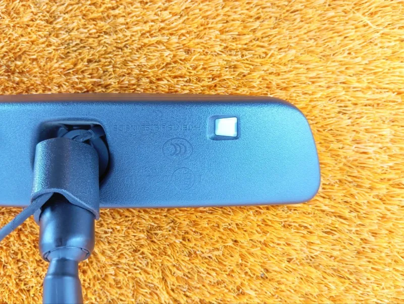 Зеркало заднего вида