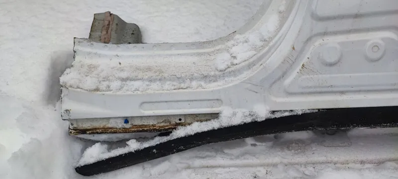 Порог с центральной стойкой