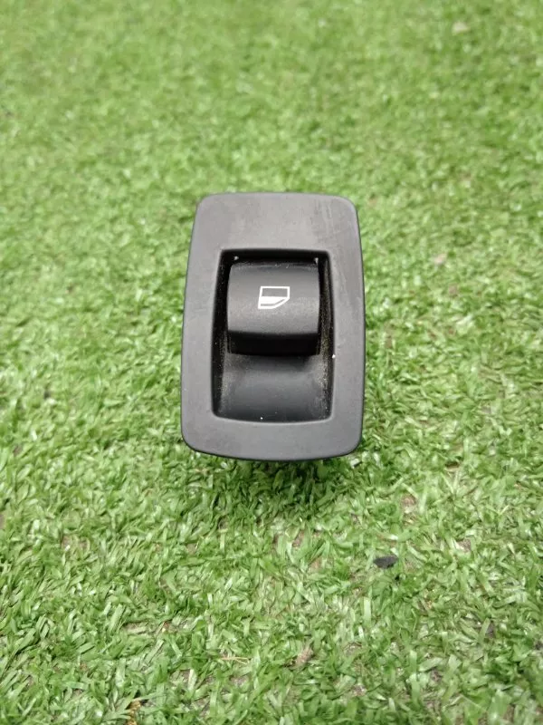 Кнопка стеклоподъемника