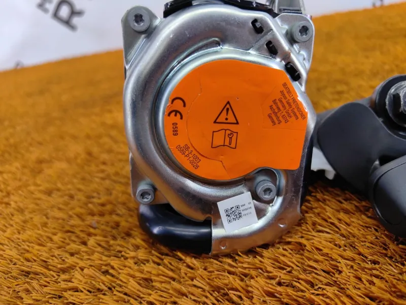 Ремень безопасности