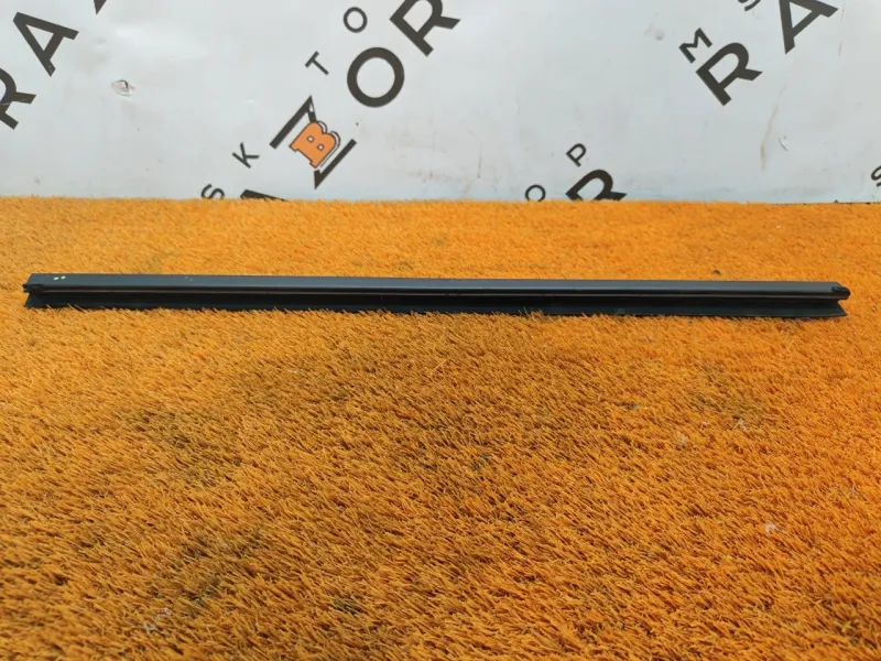 Уплотнитель стекла двери