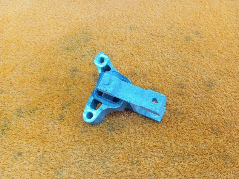 Подушка двигателя