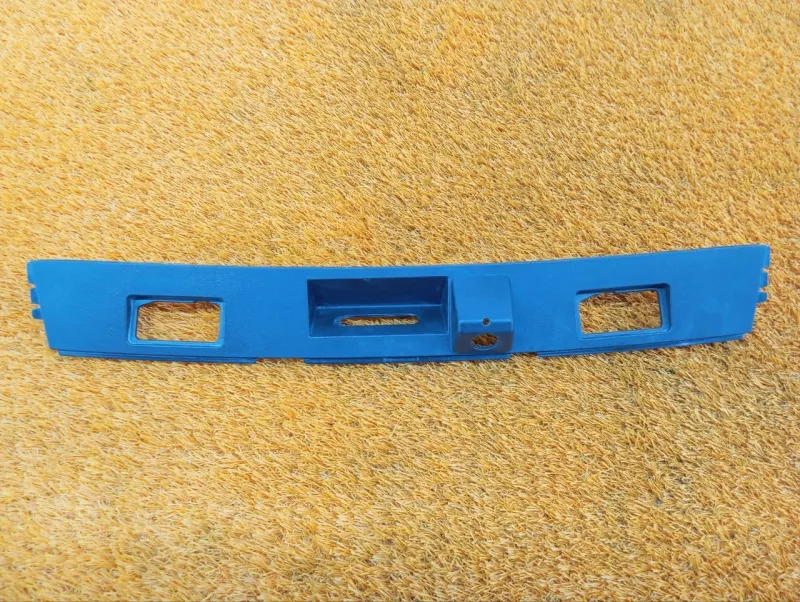 Накладка крышки багажника