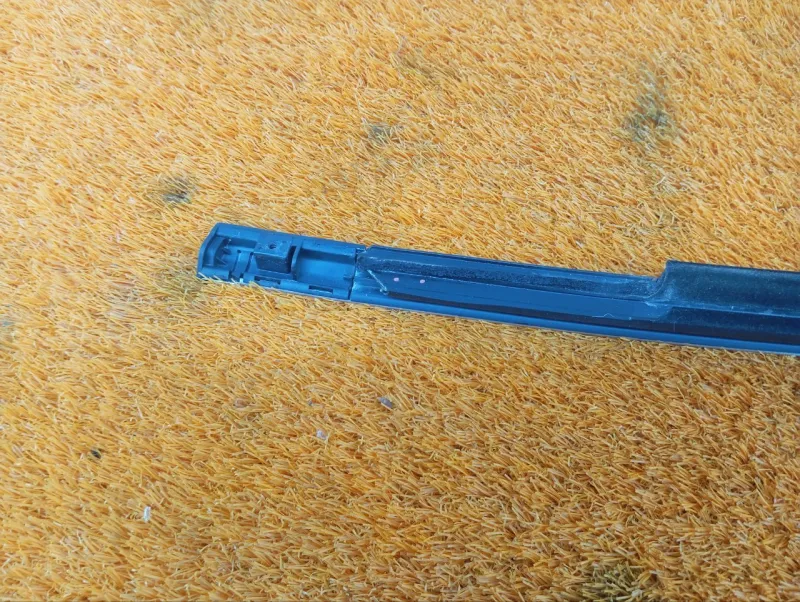 Молдинг стекла