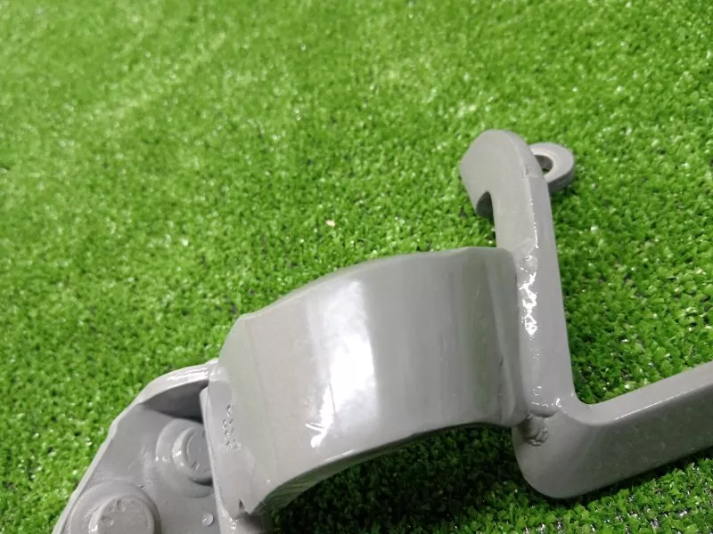 Петля двери багажника