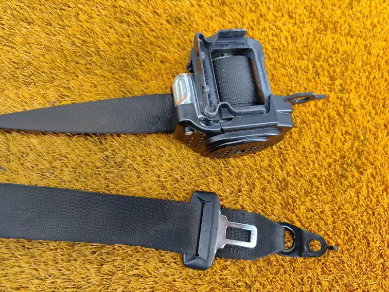 Ремень безопасности