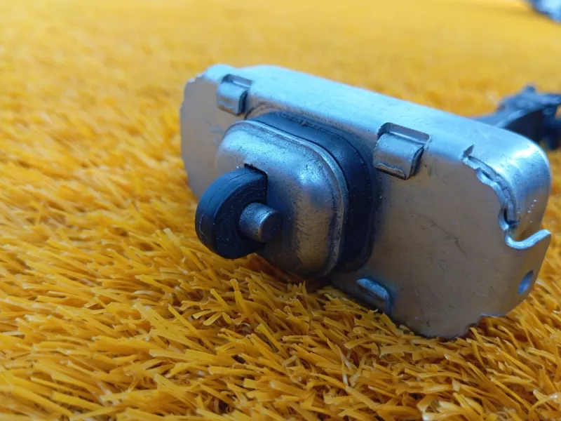 Ограничитель двери