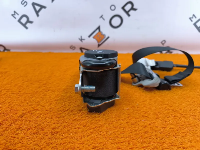 Ремень безопасности