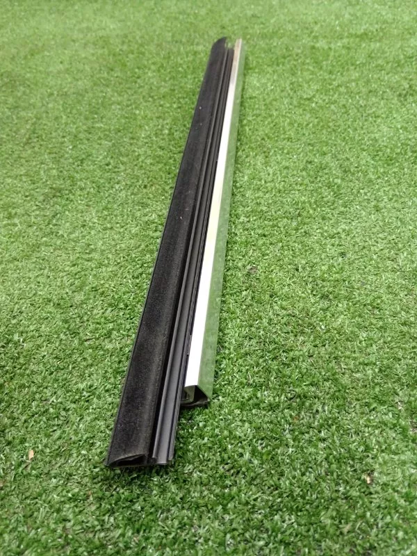 Уплотнитель стекла двери