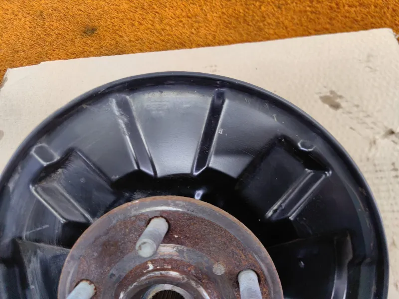 Кулак поворотный