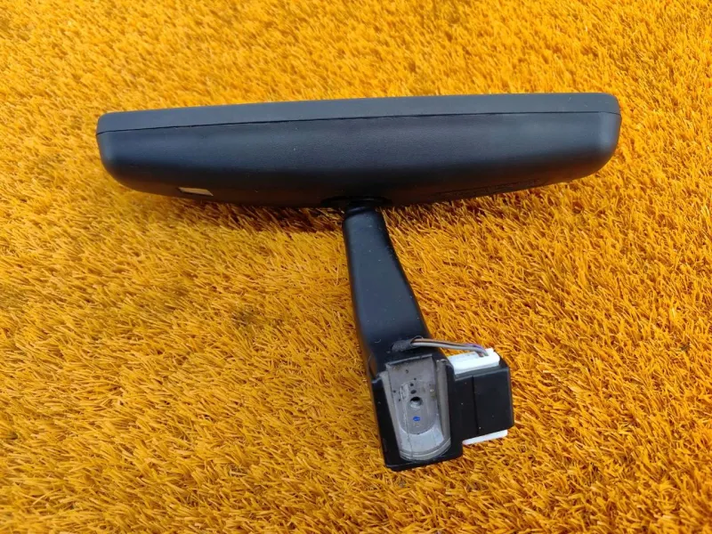 Зеркало заднего вида