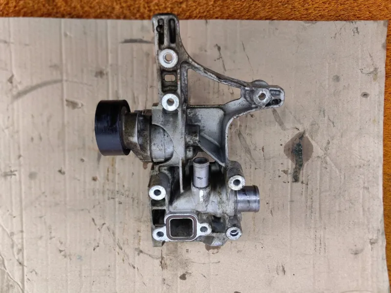 Кронштейн генератора