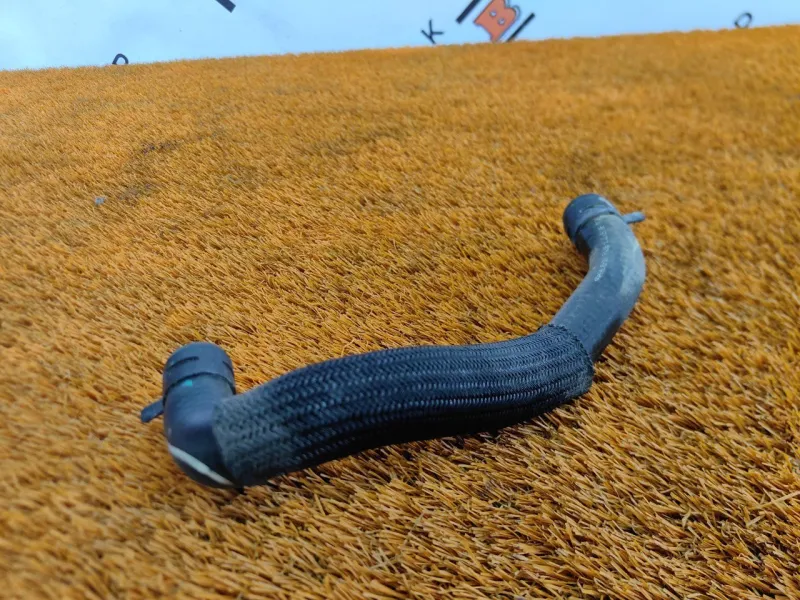 Патрубок радиатора