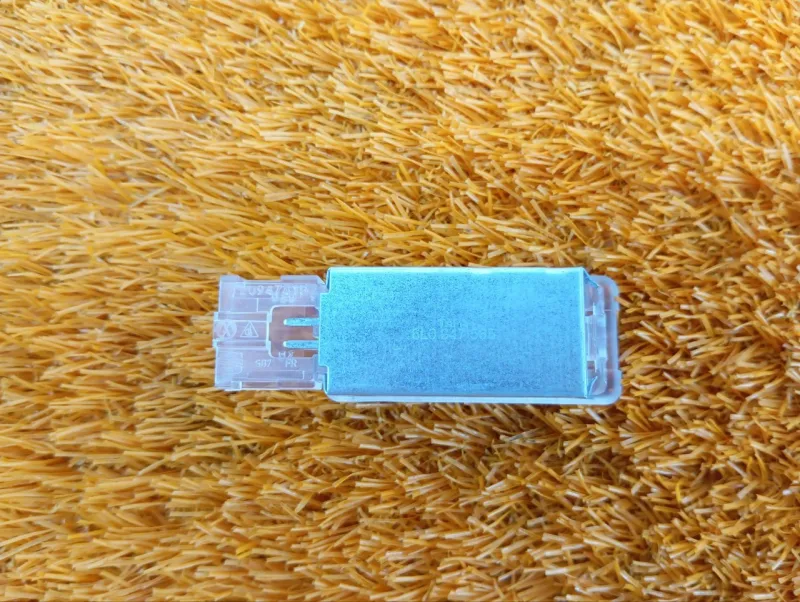 Плафон подсветки бардачка