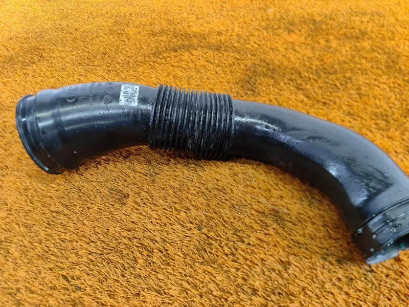 Патрубок воздушного фильтра