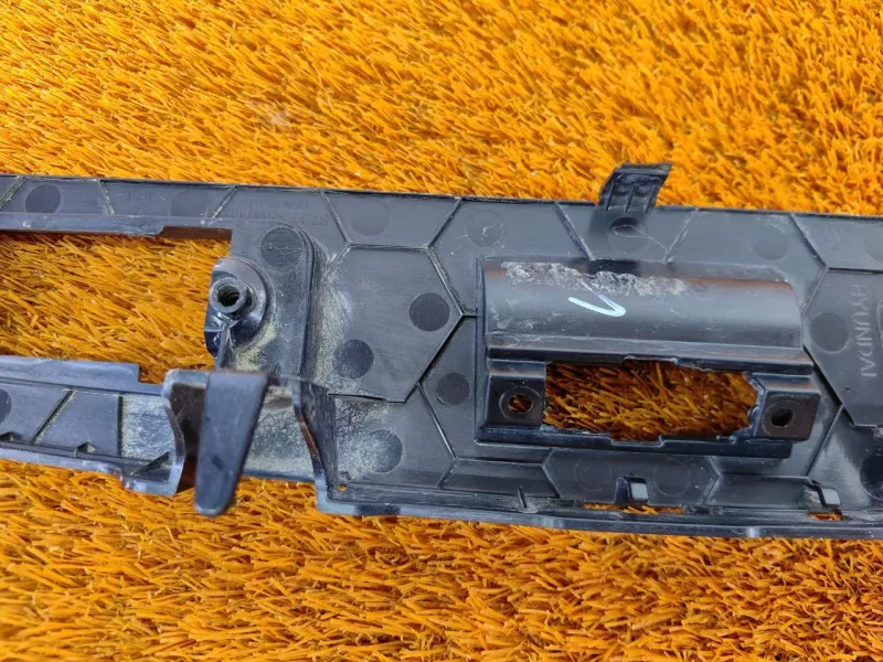 Накладка крышки багажника