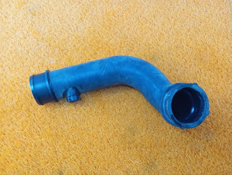 Патрубок интеркулера