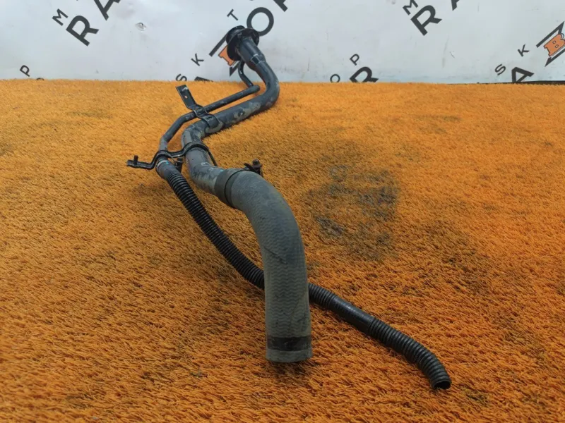 Горловина топливного бака