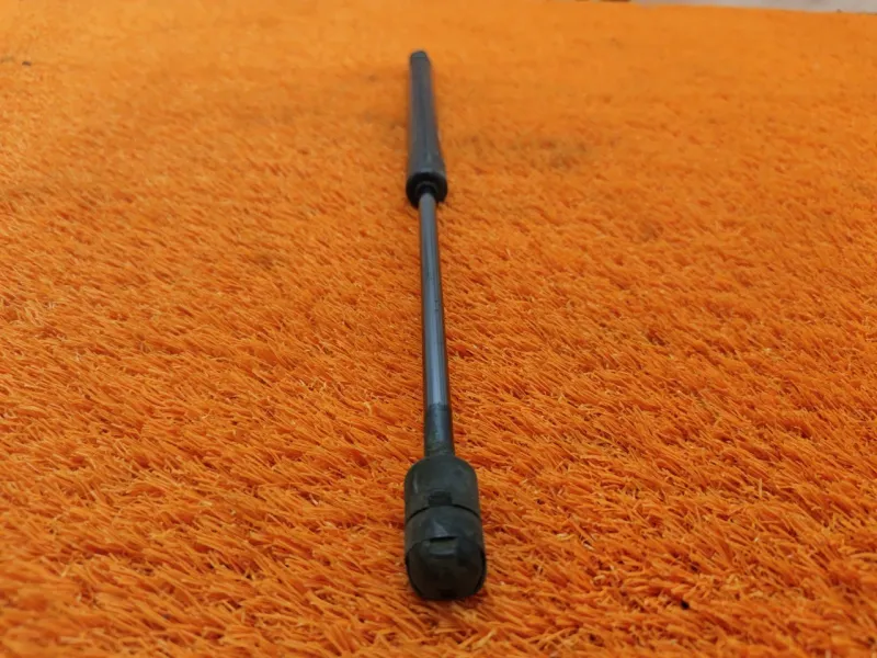 Амортизатор капота