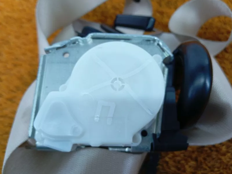 Ремень безопасности