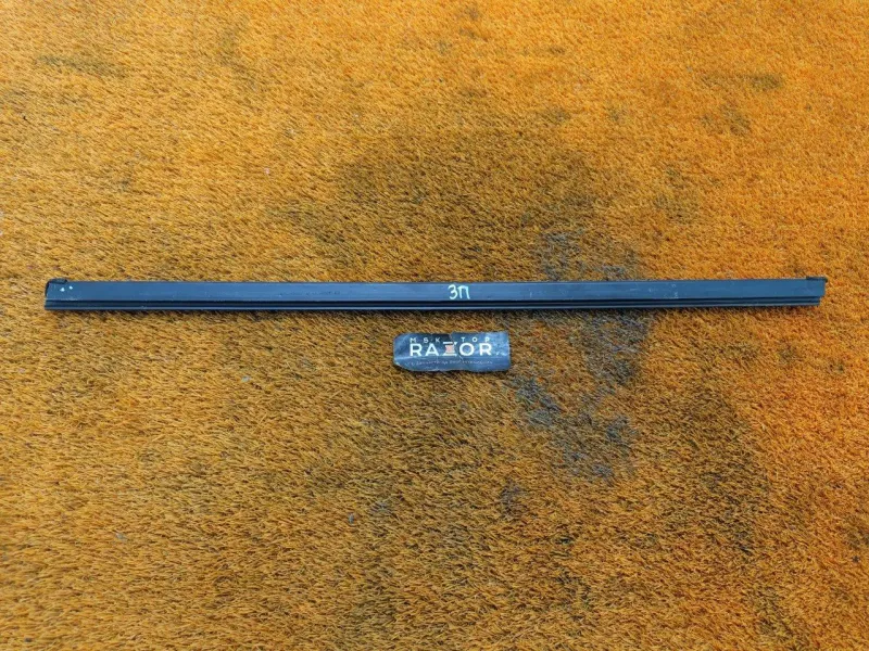 Уплотнитель стекла двери