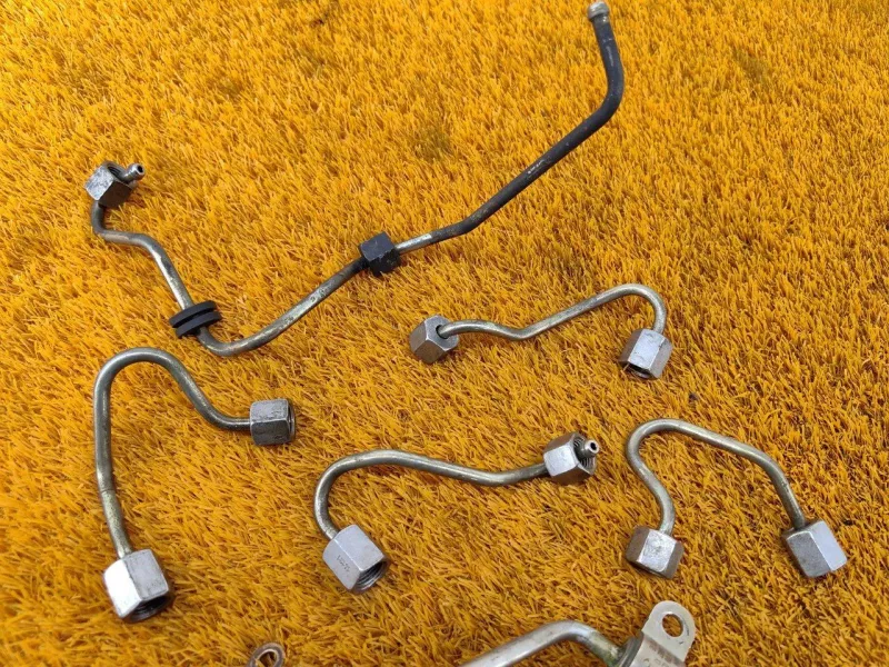 Трубка топливная