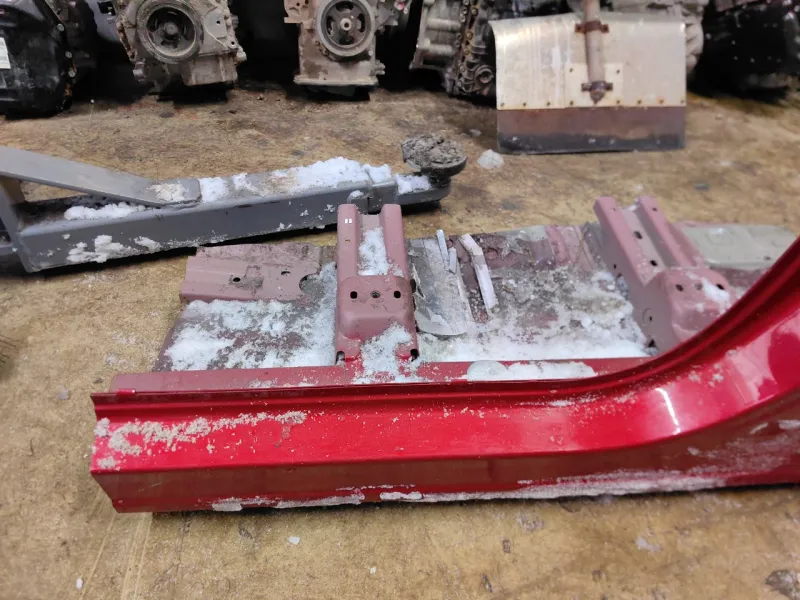 Порог с центральной стойкой