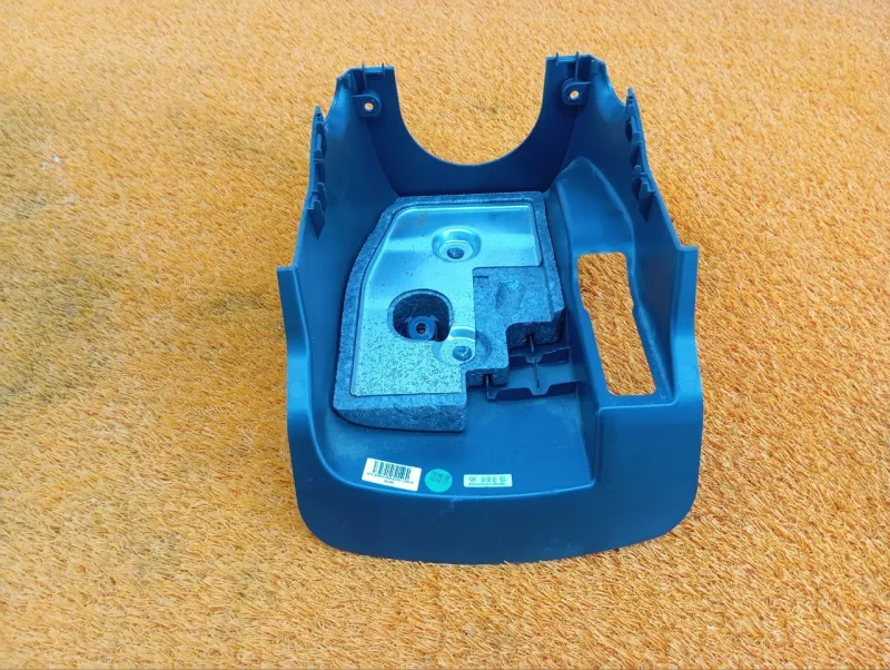 Кожух рулевой колонки