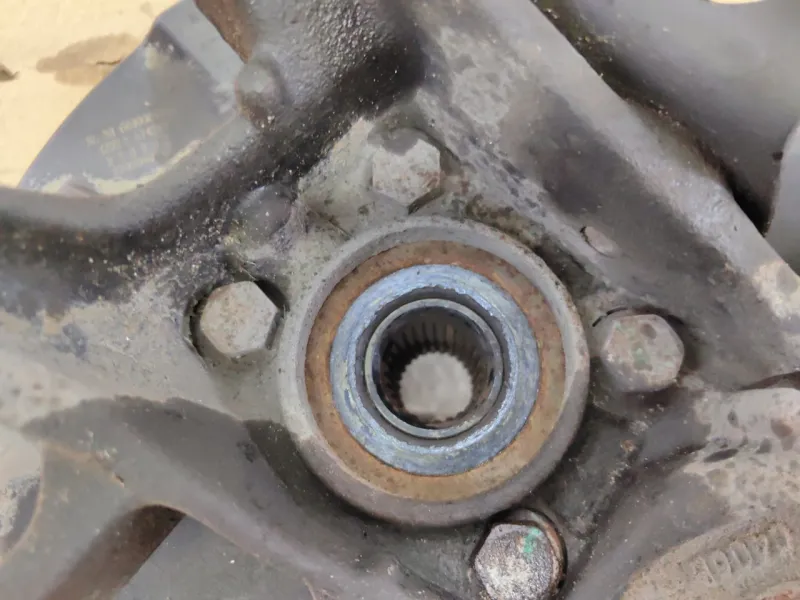 Кулак поворотный