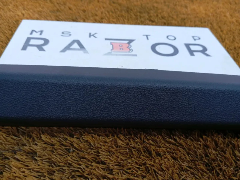 Накладка крышки багажника