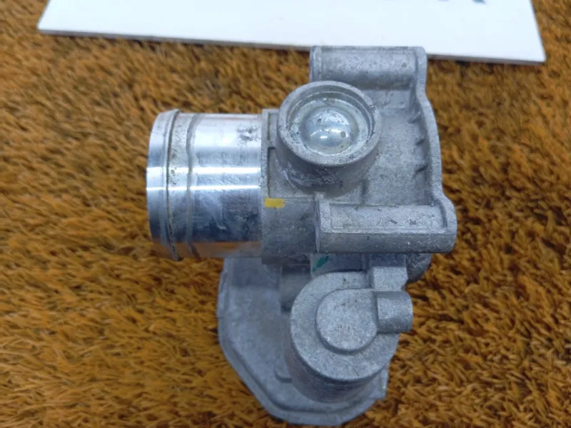 Дроссельная заслонка