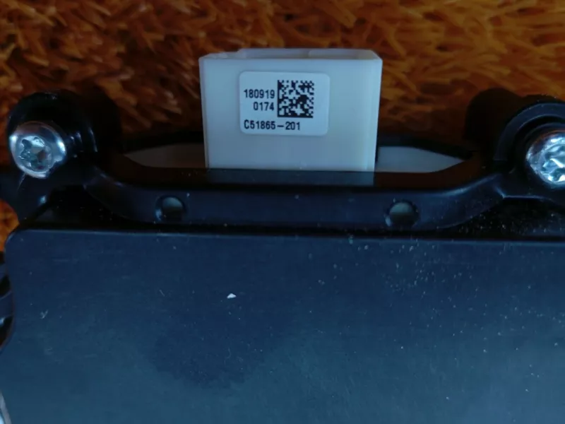 Доводчик двери багажника