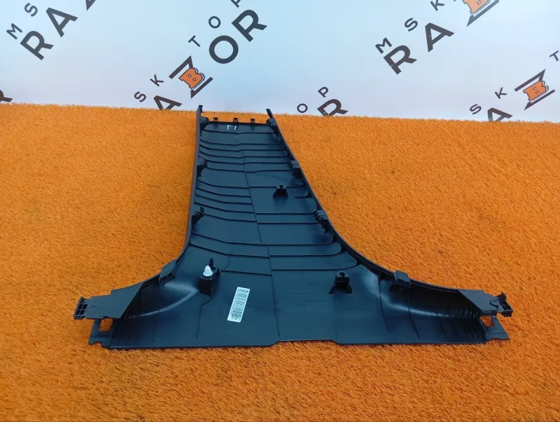 Обшивка центральной стойки