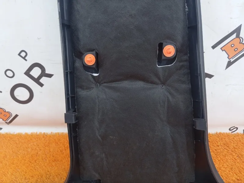 Обшивка центральной стойки