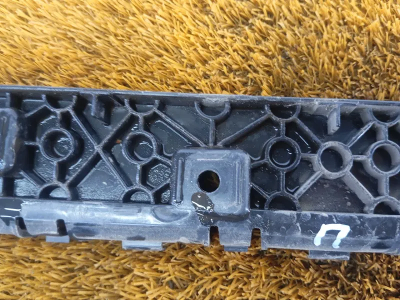 Крепление бампера