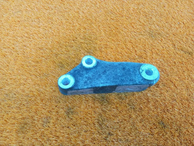 Кронштейн редуктора