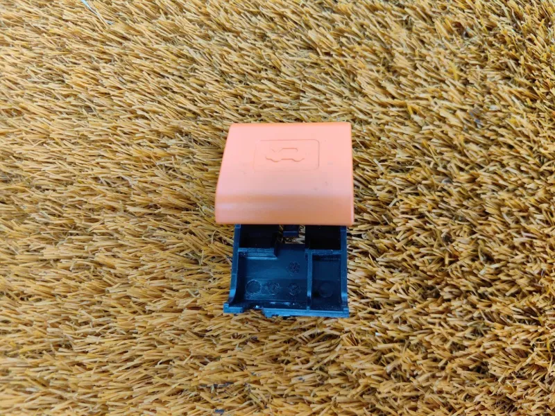 Ручка открывания капота