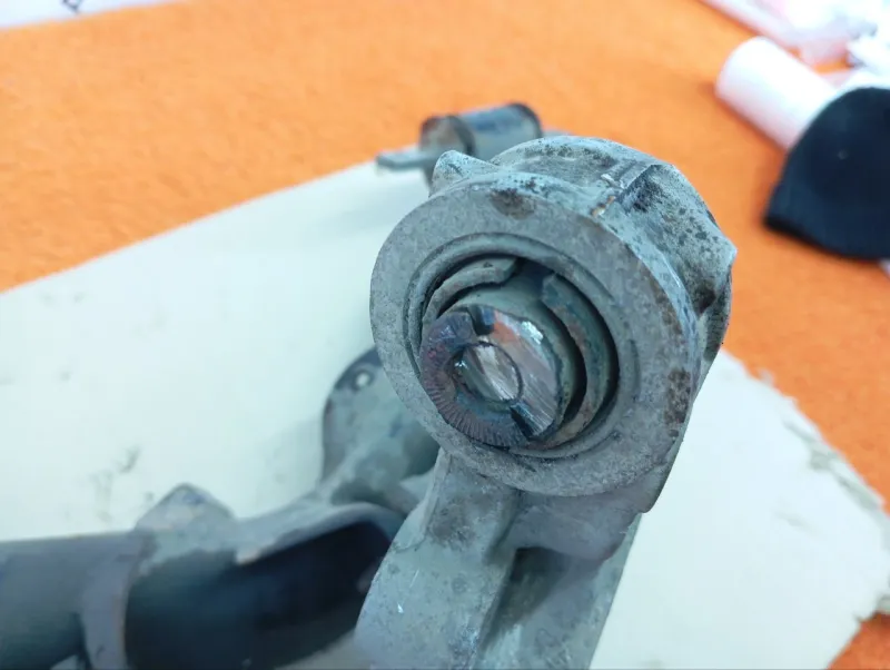 Кулак поворотный