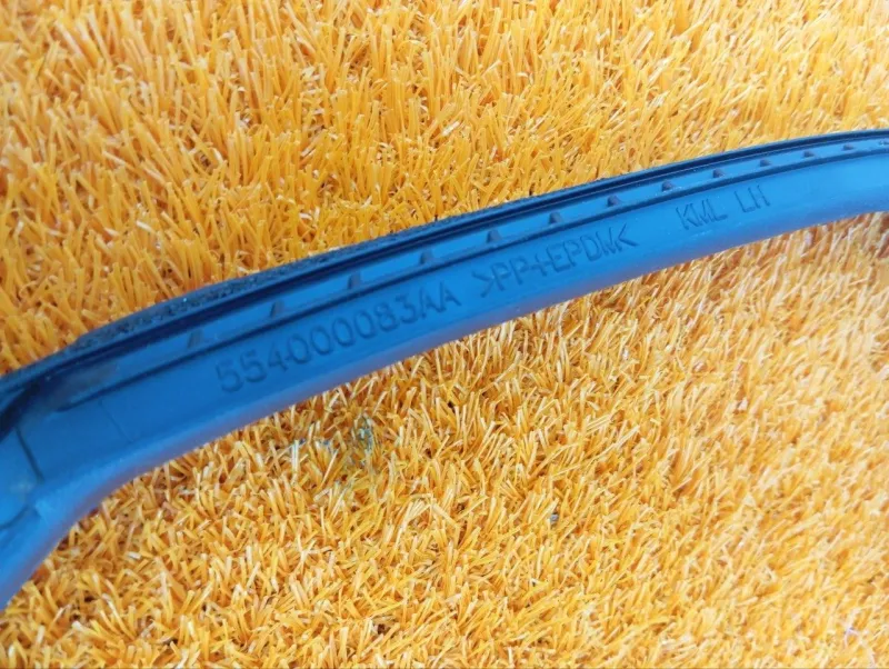 Уплотнитель стекла двери