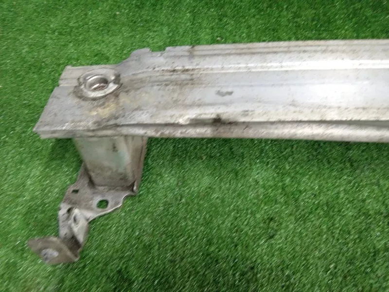 Усилитель бампера